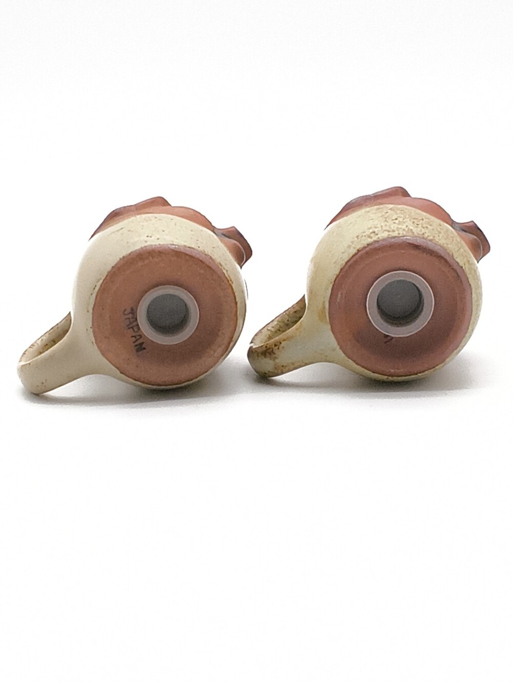 Charming Vintage Japan Stoneware Pig Salt & Pepper Shakers - Picture 10 of 13